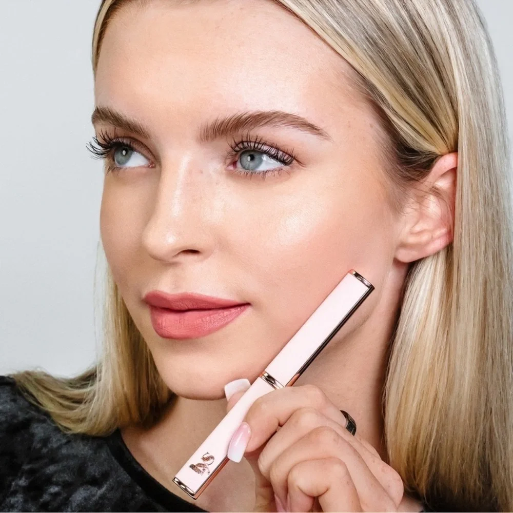💋Lys Beauty SPEAK LOVE MOISTURE MATTE LIPSTICK - SINCERE